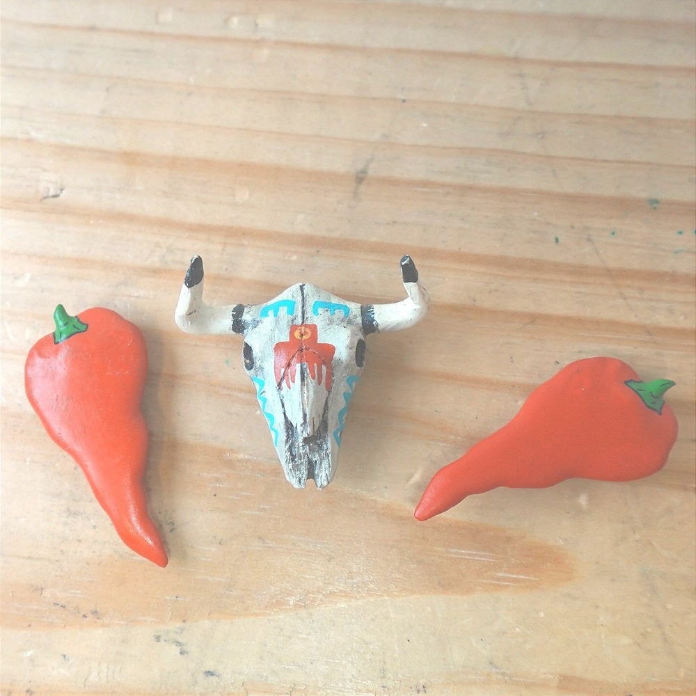 Vintage Button Covers Set of 3 Western Southwestern Theme Bull Skull Red Peppers